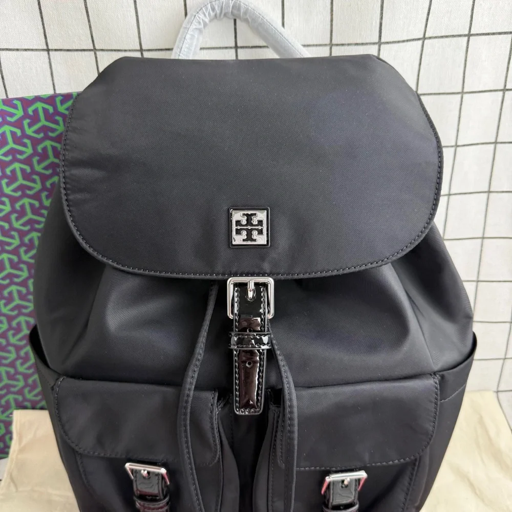 NEW Tory Burch NYLON FLAP BACKPACK in black-Authentic
